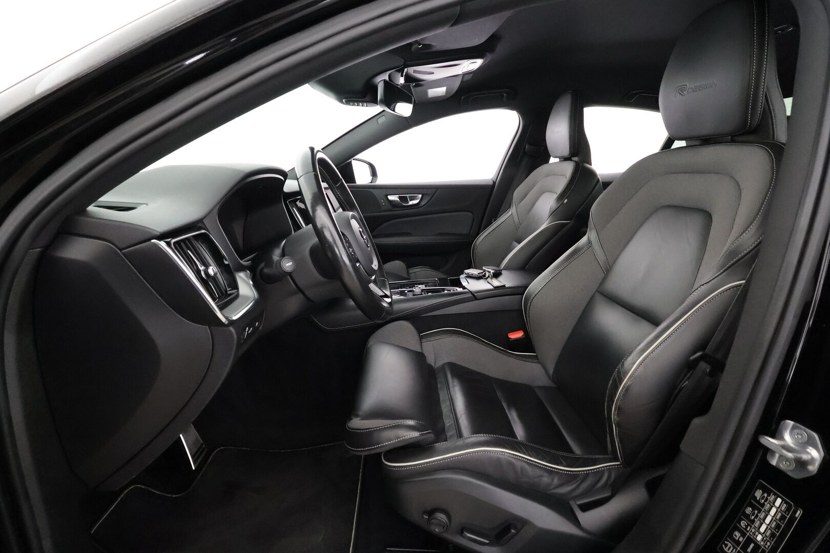 Volvo S60 2020 T8 TwE AWD Business R-Design Polestar aut - | Pilot assist | Webasto | Full-LED | High Performance audio | Muistipenkki | P.Kamera | Suomi-auto | Kahdet Renkaat |