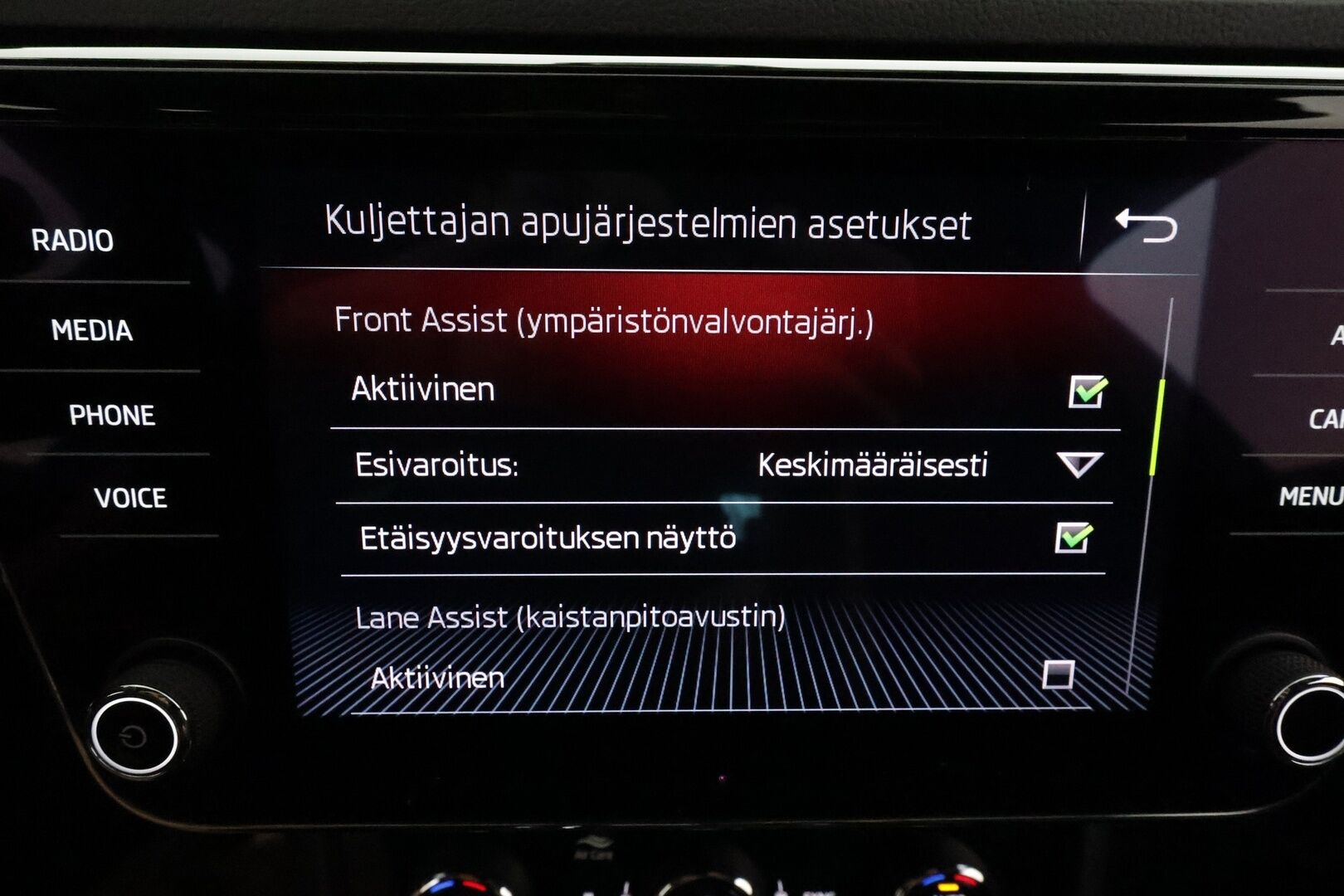 Skoda Superb 2020 Combi 2,0 TDI 190 4x4 SportLine DSG Aut **Canton / Matrix LED / Koukku / Muistipenkit / Adapt.vakkari / Sporttipenkit** - Suomi-auto / Kahdet renkaat aluvanteilla / Digimittaristo / Tuulilasin lämmitin / Ratin lämmitin / Navi