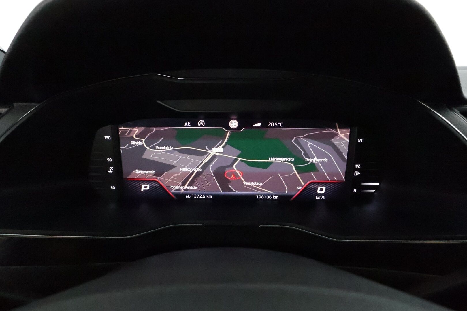 Skoda Superb 2020 Combi 2,0 TDI 190 4x4 SportLine DSG Aut **Canton / Matrix LED / Koukku / Muistipenkit / Adapt.vakkari / Sporttipenkit** - Suomi-auto / Kahdet renkaat aluvanteilla / Digimittaristo / Tuulilasin lämmitin / Ratin lämmitin / Navi