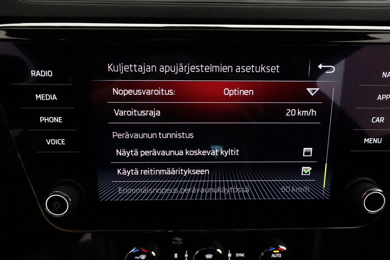 Skoda Superb 2020 Combi 2,0 TDI 190 4x4 SportLine DSG Aut **Canton / Matrix LED / Koukku / Muistipenkit / Adapt.vakkari / Sporttipenkit** - Suomi-auto / Kahdet renkaat aluvanteilla / Digimittaristo / Tuulilasin lämmitin / Ratin lämmitin / Navi