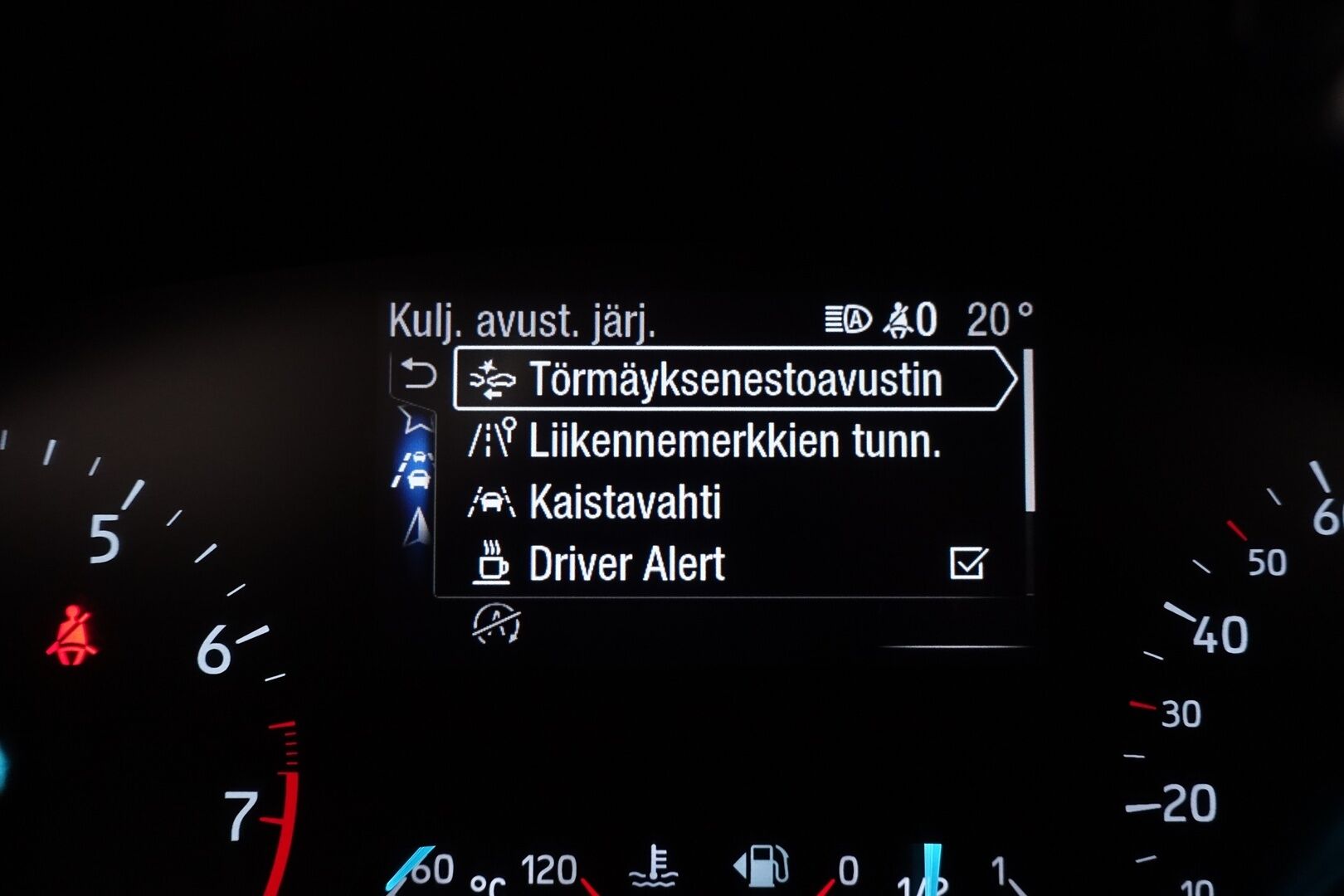 Ford Focus 2020 1,5 EcoBoost 150hv A8 Active Wagon - | Suomi-auto | Webasto | ACC | LED | Navi | Apple & Android | Lohkolämmitin | P.tutkat | Ruby Red | 2xrenkaat & vanteet | - KORKO VAIN 3,99 %
