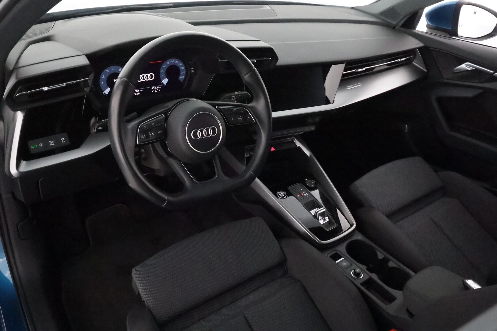 Audi A3 2021 Sedan Business 1,0 TFSI 85 kW S tronic **Adapt. vakkari / B&O / Webasto / Digimittaristo / Sporttipenkit / Apple&Android** - * Suomi-auto / 2x Renkaat & Vanteet *