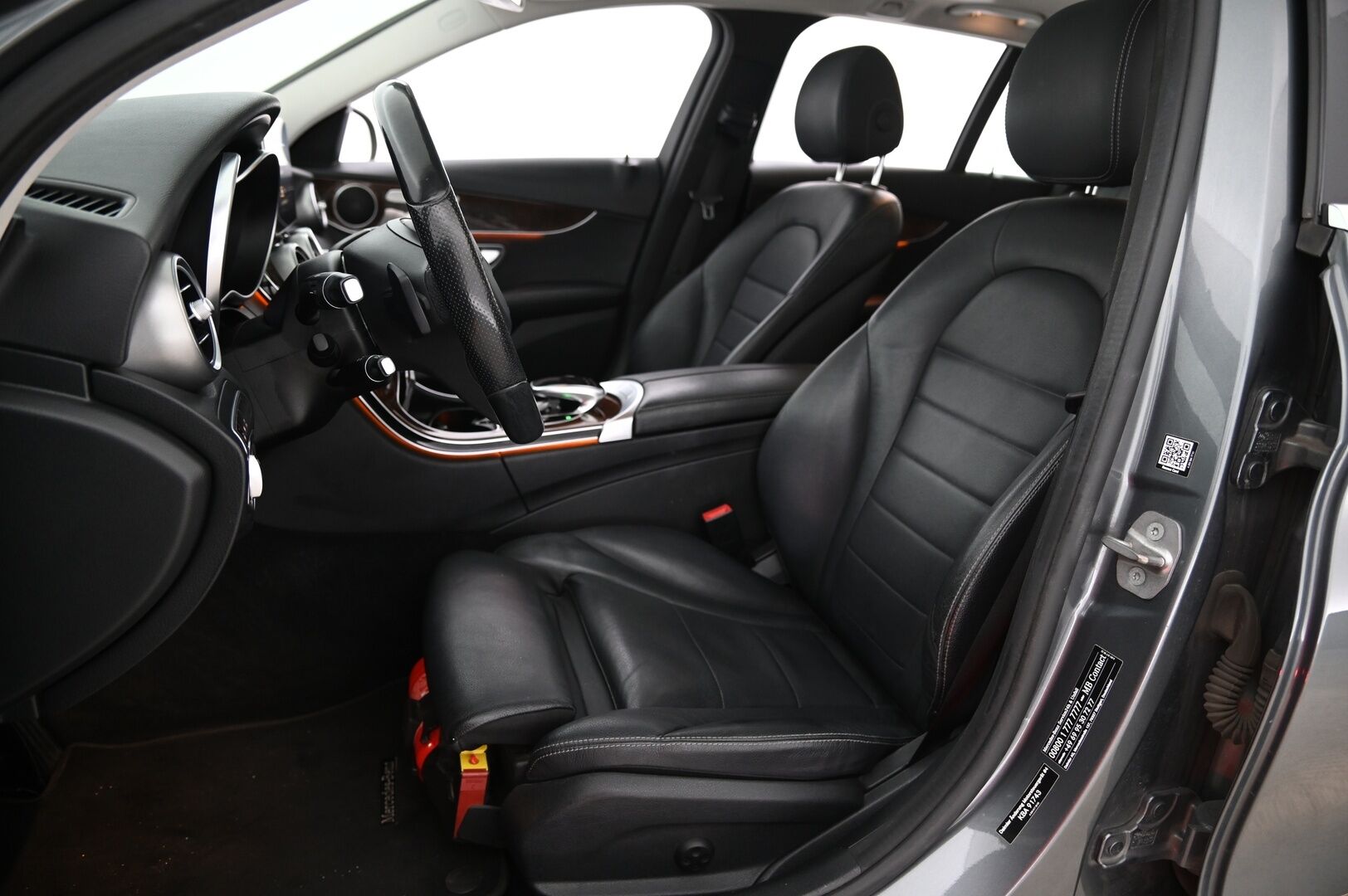 Mercedes-Benz C 2016 250 BlueTec T A 4MATIC Premium Business *DTR+Q / Ilma-alusta / Blis / Panorama / Sähköpenkit muistilla / Comand Nav - Irroitettava Vetokoukku / Todella kattavat varuseet! /Sähköinen takaluukku - HULLUT VÄLIPÄIVÄT KORKOTARJOUS 2,49%