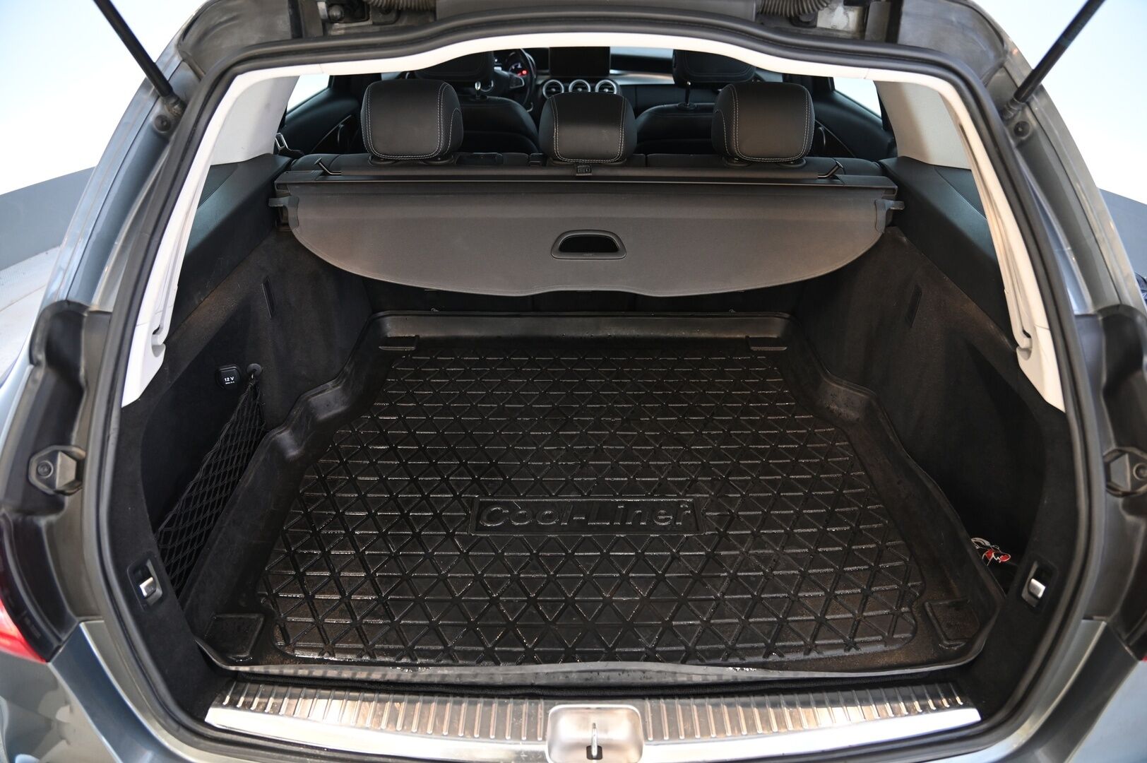 Mercedes-Benz C 2016 250 BlueTec T A 4MATIC Premium Business *DTR+Q / Ilma-alusta / Blis / Panorama / Sähköpenkit muistilla / Comand Nav - Irroitettava Vetokoukku / Todella kattavat varuseet! /Sähköinen takaluukku - HULLUT VÄLIPÄIVÄT KORKOTARJOUS 2,49%