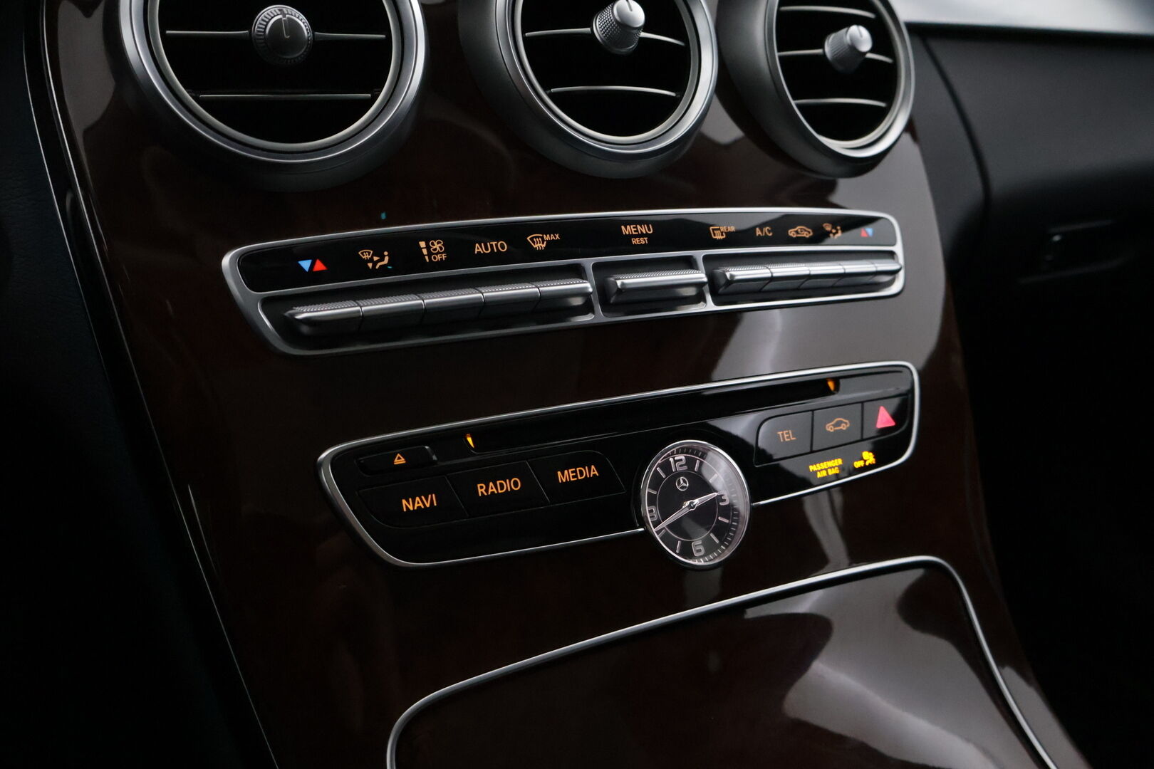 Mercedes-Benz C 2016 250 BlueTec T A 4MATIC 9G-Tronic Premium Business *DTR+Q / Ilma-alusta / BLIS / Panorama / Sähköpenkit muistilla / Comand Nav - Irroitettava Vetokoukku / Todella kattavat varuseet! /Sähköinen takaluukku