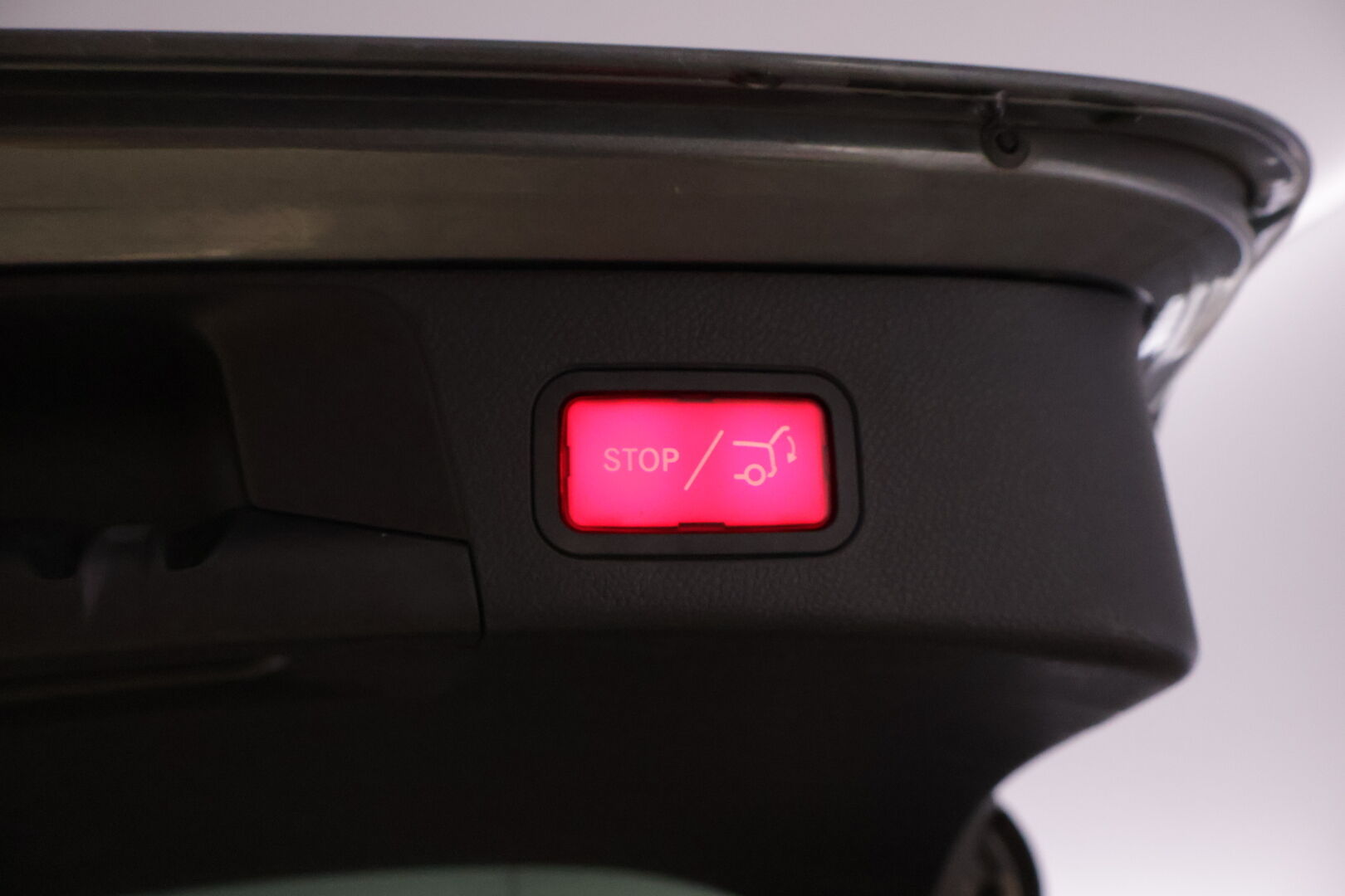 Mercedes-Benz C 2016 250 BlueTec T A 4MATIC 9G-Tronic Premium Business *DTR+Q / Ilma-alusta / BLIS / Panorama / Sähköpenkit muistilla / Comand Nav - Irroitettava Vetokoukku / Todella kattavat varuseet! /Sähköinen takaluukku