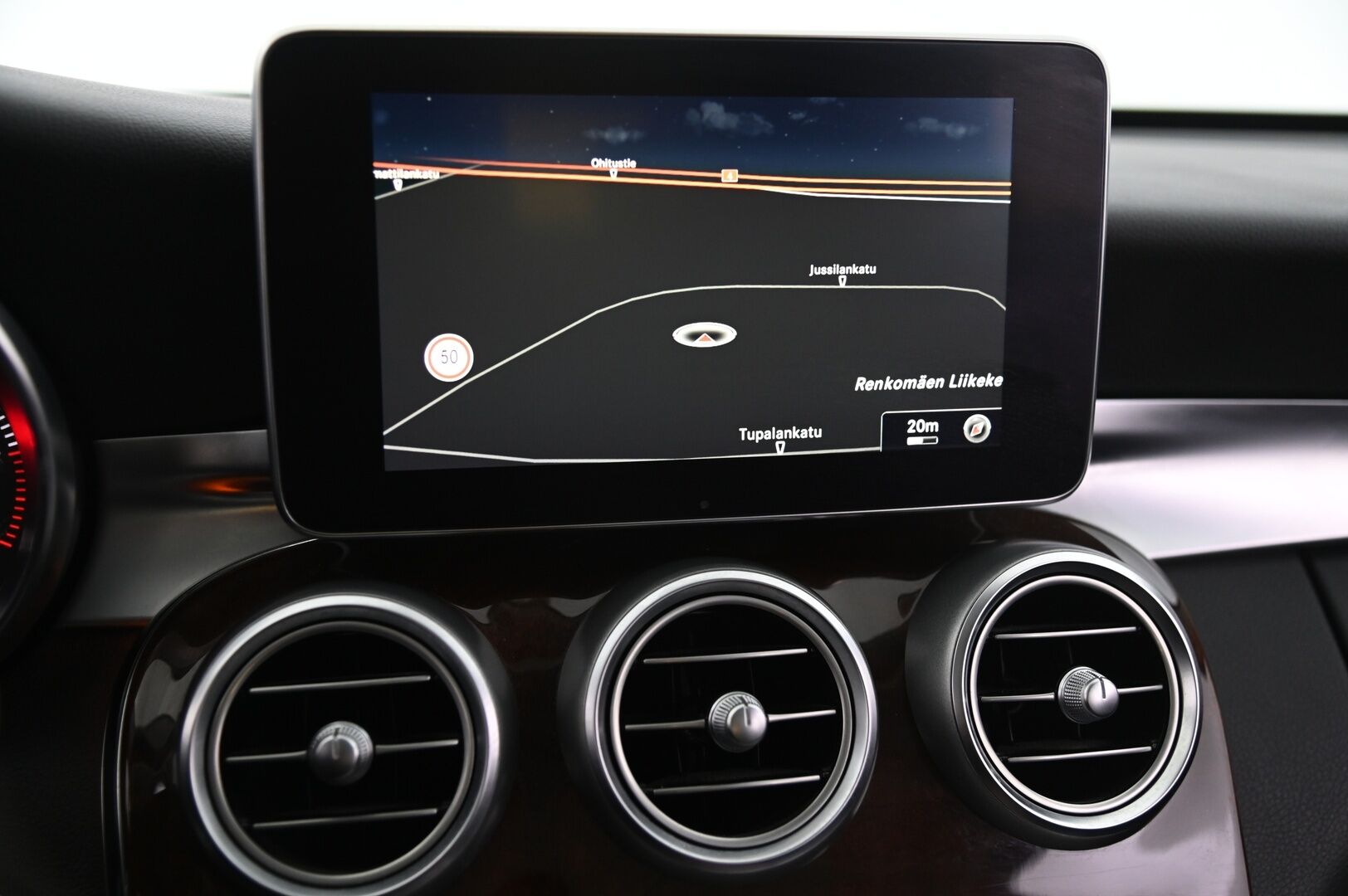 Mercedes-Benz C 2016 250 BlueTec T A 4MATIC Premium Business *DTR+Q / Ilma-alusta / Blis / Panorama / Sähköpenkit muistilla / Comand Nav - Irroitettava Vetokoukku / Todella kattavat varuseet! /Sähköinen takaluukku - HULLUT VÄLIPÄIVÄT KORKOTARJOUS 2,49%