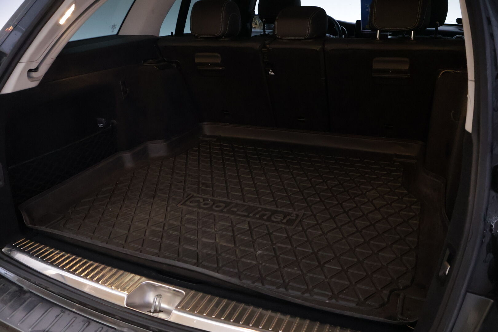 Mercedes-Benz C 2016 250 BlueTec T A 4MATIC 9G-Tronic Premium Business *DTR+Q / Ilma-alusta / BLIS / Panorama / Sähköpenkit muistilla / Comand Nav - Irroitettava Vetokoukku / Todella kattavat varuseet! /Sähköinen takaluukku