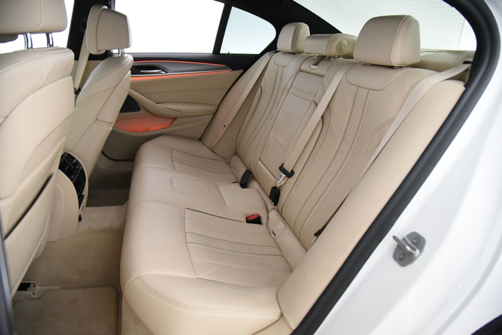 BMW 530 2020 e xDrive iPerformance Sedan M-Sport - HUD / H&K / Hieronta / Comfort-muistipenkki / Soft-Close / Adapt. Led / Keyless / Ambient / BLIS / P-Kamera