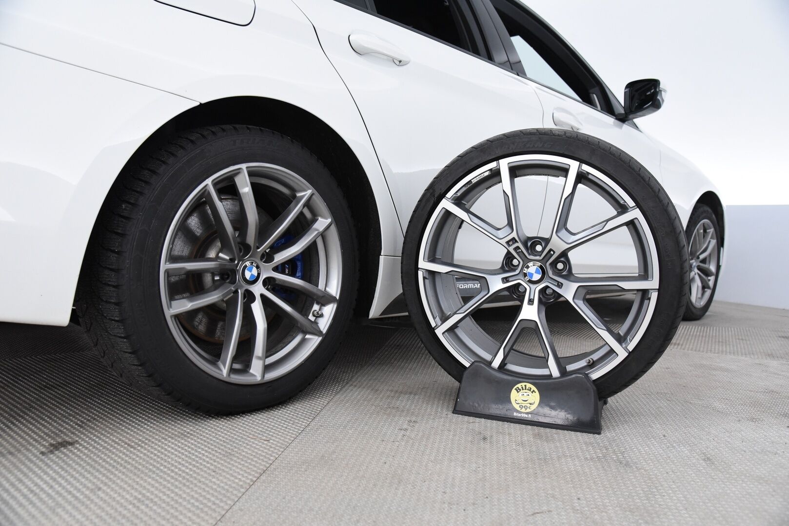 BMW 530 2020 e xDrive iPerformance Sedan M-Sport - HUD / H&K / Hieronta / Comfort-muistipenkki / Soft-Close / Adapt. Led / Keyless / Ambient / BLIS / P-Kamera