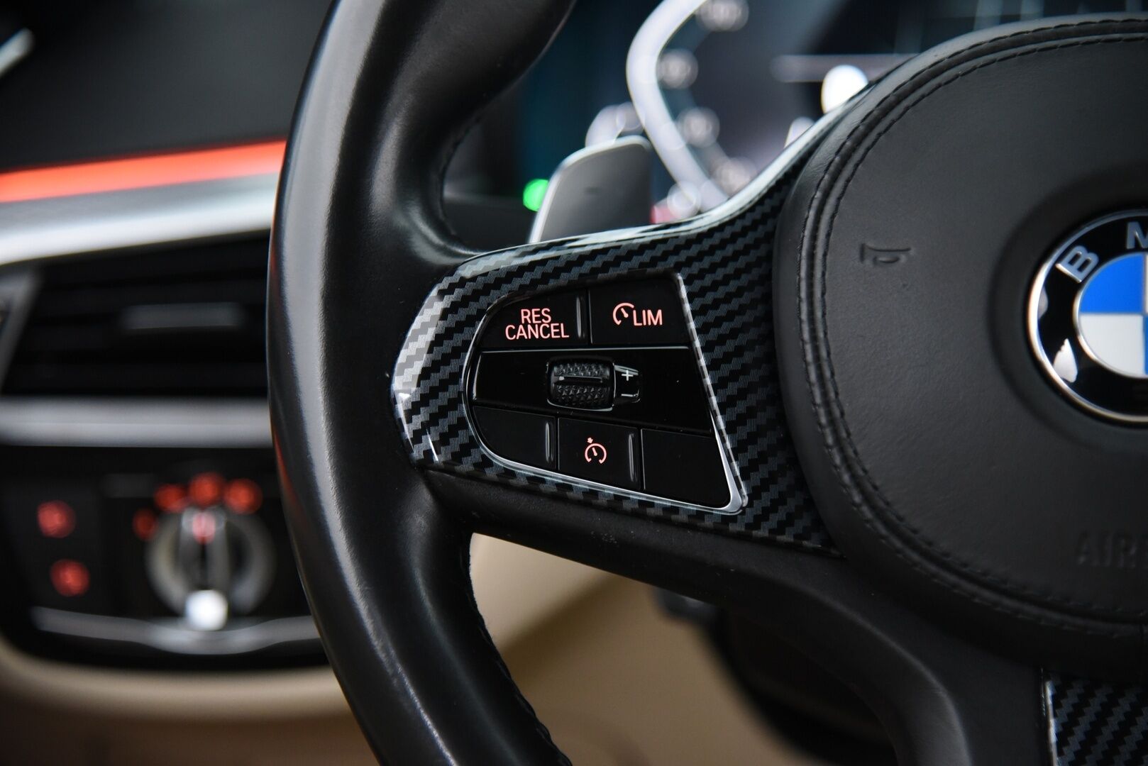 BMW 530 2020 e xDrive iPerformance Sedan M-Sport - HUD / H&K / Hieronta / Comfort-muistipenkki / Soft-Close / Adapt. Led / Keyless / Ambient / BLIS / P-Kamera