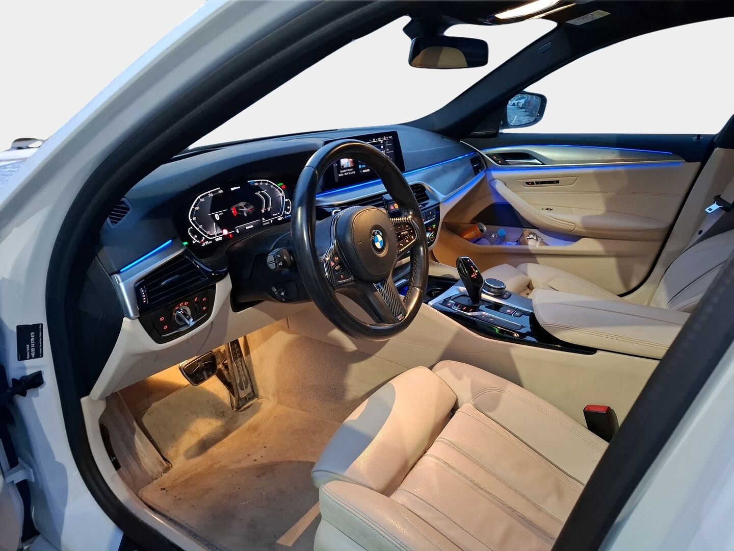 BMW 530 2020 e xDrive iPerformance Sedan M-Sport - HUD / H&K / Hieronta / Comfort-muistipenkki / Soft-Close / Adapt. Led / Keyless / Ambient / BLIS / P-Kamera - HULLU BLACKWEEK KORKOTARJOUS 2,49%