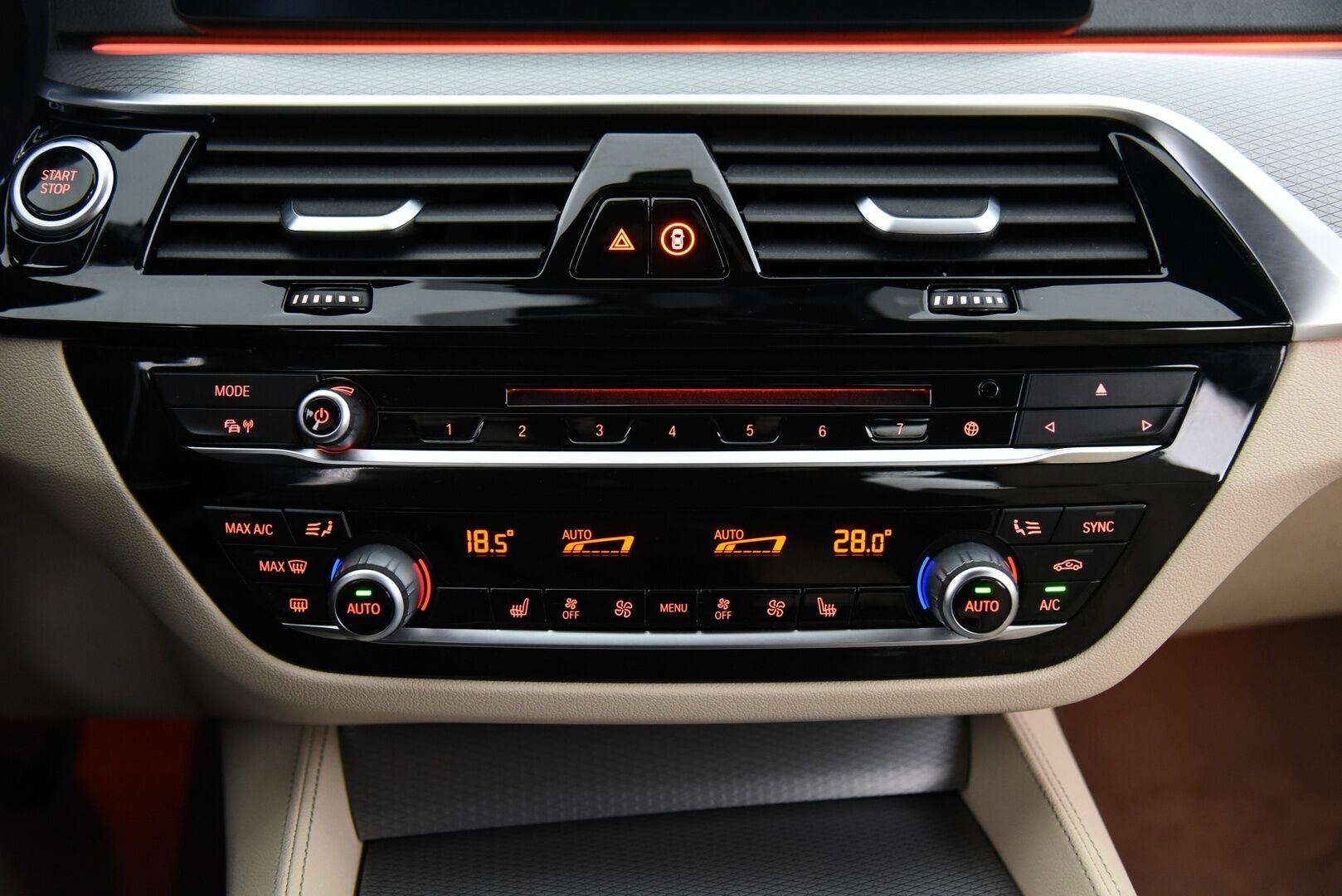 BMW 530 2020 e xDrive iPerformance Sedan M-Sport - HUD / H&K / Hieronta / Comfort-muistipenkki / Soft-Close / Adapt. Led / Keyless / Ambient / BLIS / P-Kamera