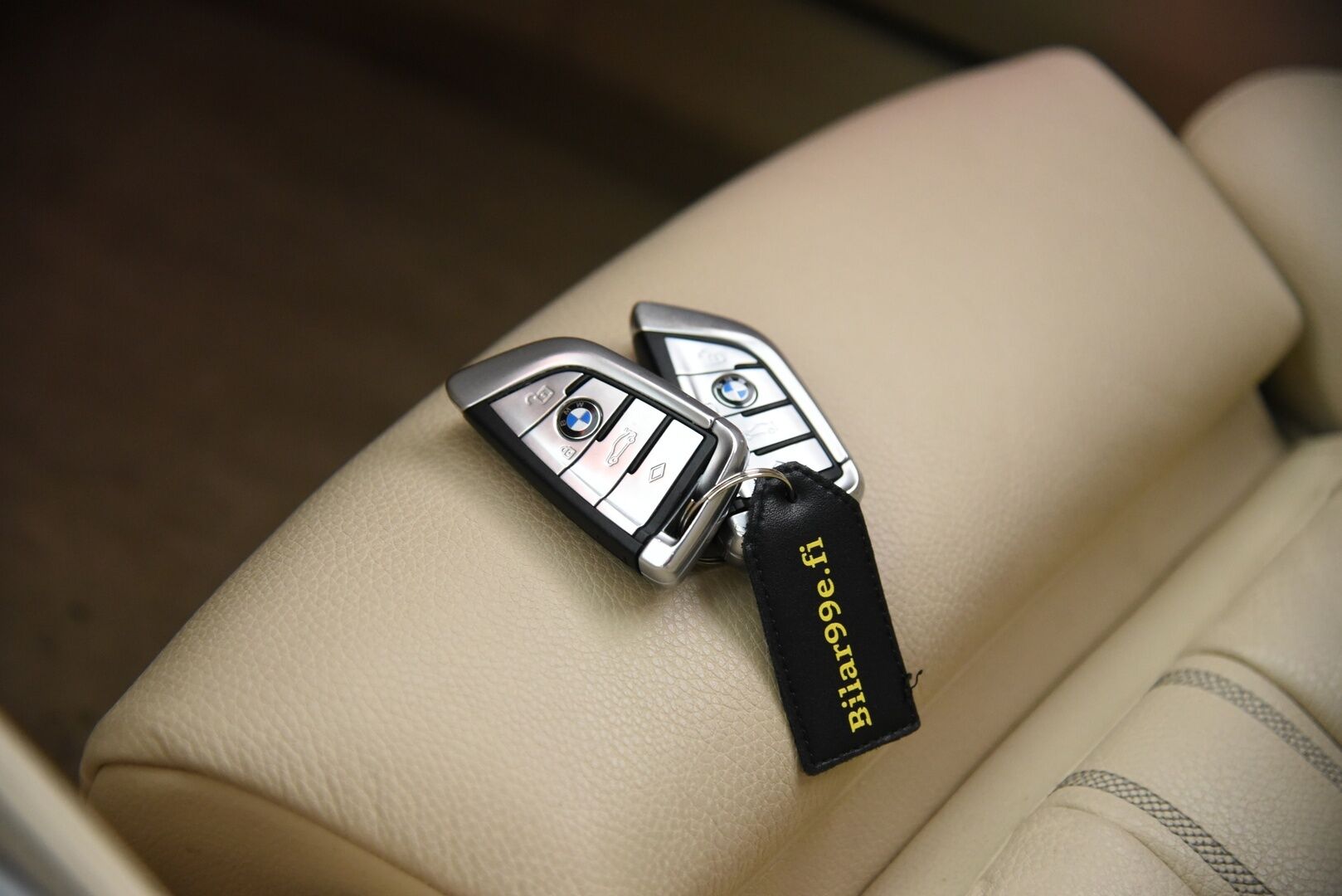 BMW 530 2020 e xDrive iPerformance Sedan M-Sport - HUD / H&K / Hieronta / Comfort-muistipenkki / Soft-Close / Adapt. Led / Keyless / Ambient / BLIS / P-Kamera