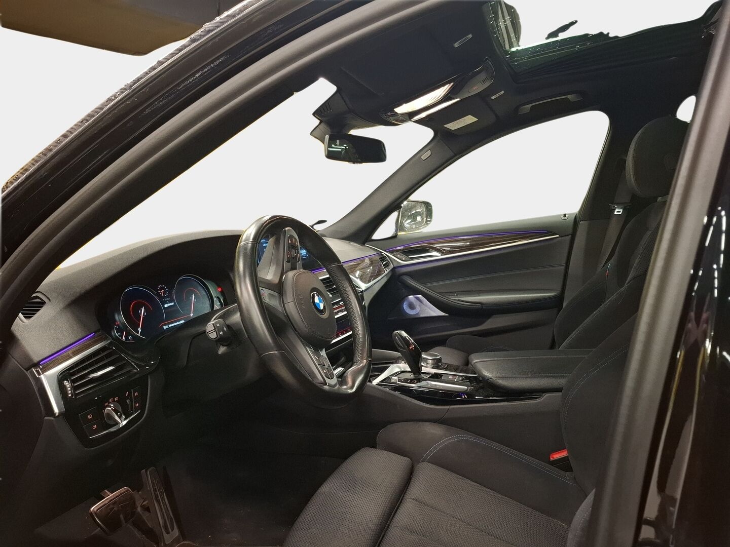 BMW 530 2018 G30 Sedan 530e A Charged Edition M Sport * B&W / Kattoluukku / M-Sport / Intelligent safety / Adap.vakkari / BLIS / Digimittaristo * - * Huippuvarusteet / Siistikuntoinen / Katso varusteet tarkasti läpi / Merkkihuollettu * - HULLU BLACKWEEK KORKOTARJOUS 2,49%