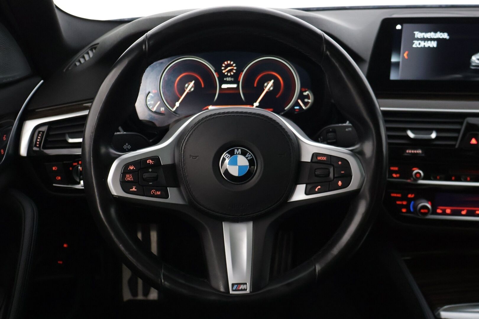 BMW 530 2018 G30 Sedan 530e A Charged Edition M Sport * Bower&Wilkins / Kattoluukku / M-Sport / Adap.vakkari / BLIS / Digimittaristo * - * Huippuvarusteet / Siistikuntoinen / Katso varusteet tarkasti läpi / Merkkihuollettu *