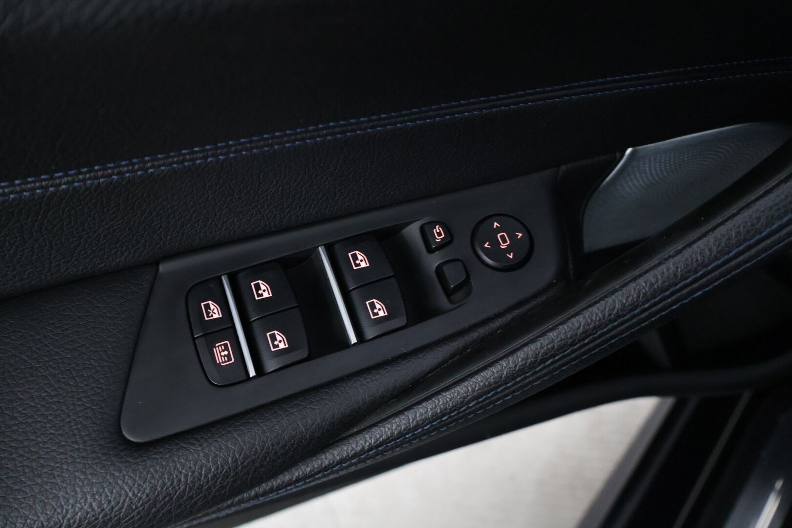 BMW 530 2018 G30 Sedan 530e A Charged Edition M Sport * Bower&Wilkins / Kattoluukku / M-Sport / Adap.vakkari / BLIS / Digimittaristo * - * Huippuvarusteet / Siistikuntoinen / Katso varusteet tarkasti läpi / Merkkihuollettu *