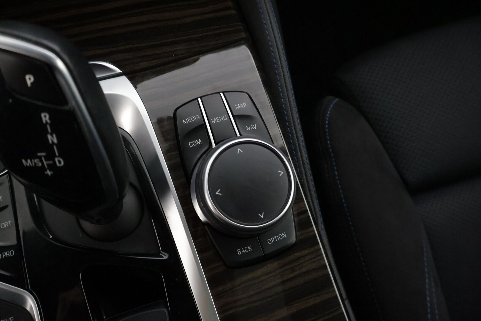 BMW 530 2018 G30 Sedan 530e A Charged Edition M Sport * Bower&Wilkins / Kattoluukku / M-Sport / Adap.vakkari / BLIS / Digimittaristo * - * Huippuvarusteet / Siistikuntoinen / Katso varusteet tarkasti läpi / Merkkihuollettu *