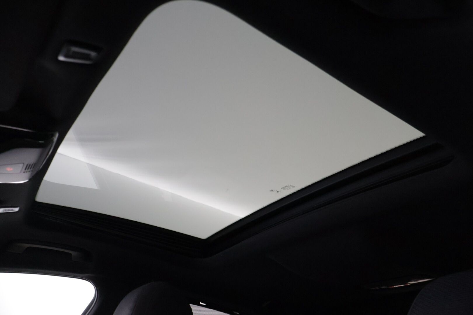 BMW 530 2018 G30 Sedan 530e A Charged Edition M Sport * Bower&Wilkins / Kattoluukku / M-Sport / Adap.vakkari / BLIS / Digimittaristo * - * Huippuvarusteet / Siistikuntoinen / Katso varusteet tarkasti läpi / Merkkihuollettu *