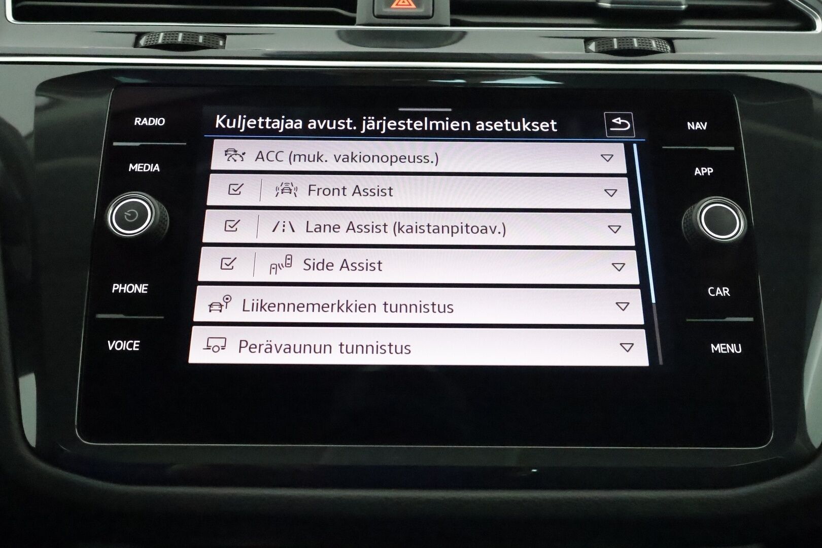 Volkswagen Tiguan 2021 Style eHybrid 180 kW DSG-aut ** Adapt.vakkari / Koukku / P.kamera / IQ Matrix LED / Keyless / Apple&Android / Navi - Digimittaristo / Alcantara sporttipenkit / Rattilämmitys