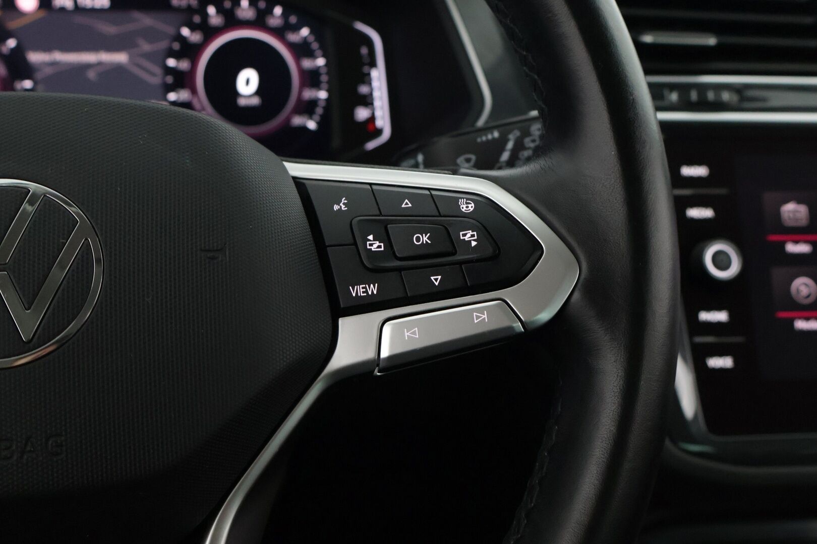 Volkswagen Tiguan 2021 13 kWh, eHybrid 180 kW DSG *ACC / IQ LED / Kaistavahti / 360 P-Kamera / Sähkökoukku / Sähkökontti* - *Suomi-auto / Huollettu 8/25 / Uudet nastarenkaat*