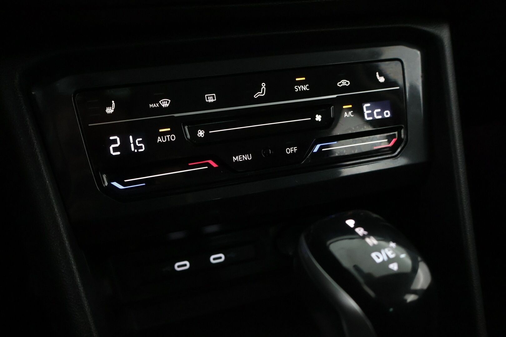 Volkswagen Tiguan 2021 13 kWh, eHybrid 180 kW DSG *ACC / IQ LED / Kaistavahti / 360 P-Kamera / Sähkökoukku / Sähkökontti* - *Suomi-auto / Huollettu 8/25 / Uudet nastarenkaat*