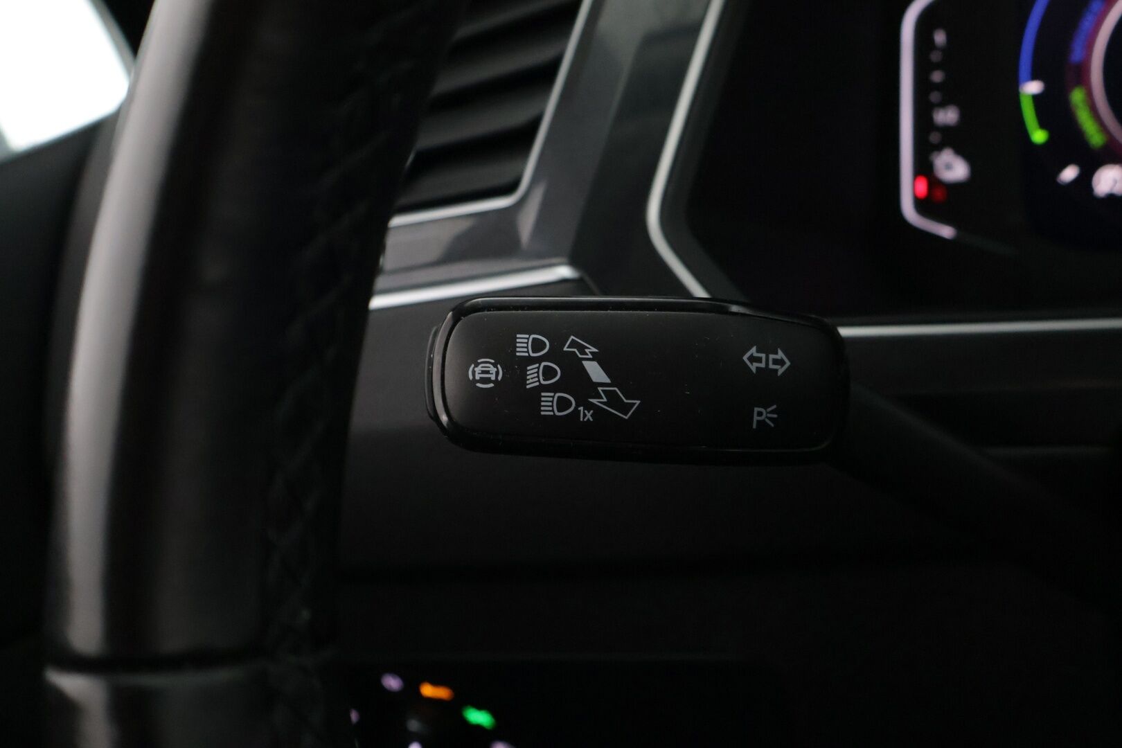 Volkswagen Tiguan 2021 13 kWh, eHybrid 180 kW DSG *ACC / IQ LED / Kaistavahti / 360 P-Kamera / Sähkökoukku / Sähkökontti* - *Suomi-auto / Huollettu 8/25 / Uudet nastarenkaat*