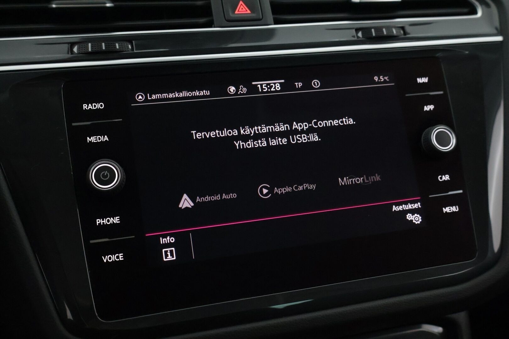 Volkswagen Tiguan 2021 13 kWh, eHybrid 180 kW DSG *ACC / IQ LED / Kaistavahti / 360 P-Kamera / Sähkökoukku / Sähkökontti* - *Suomi-auto / Huollettu 8/25 / Uudet nastarenkaat*