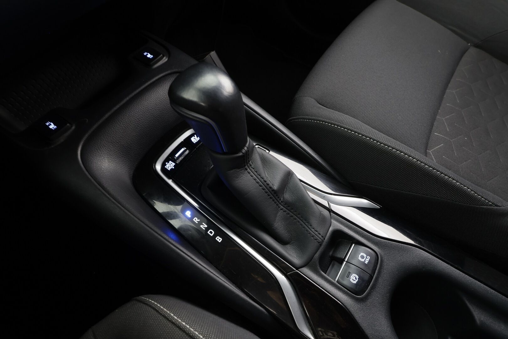 Suzuki Swace 2021 1,8 HYBRID 2WD GL+ CVT-aut * ACC / Kaistavahti / P.Kamera / Lohko+Sisä / LED / Apple&Android / Ratinlämmitin * - Suomi-auto / Kahdet renkaat aluvanteilla / Merkkihuollettu - HULLUT AVAJAISHULINAT KORKOTARJOUS 3,29 %