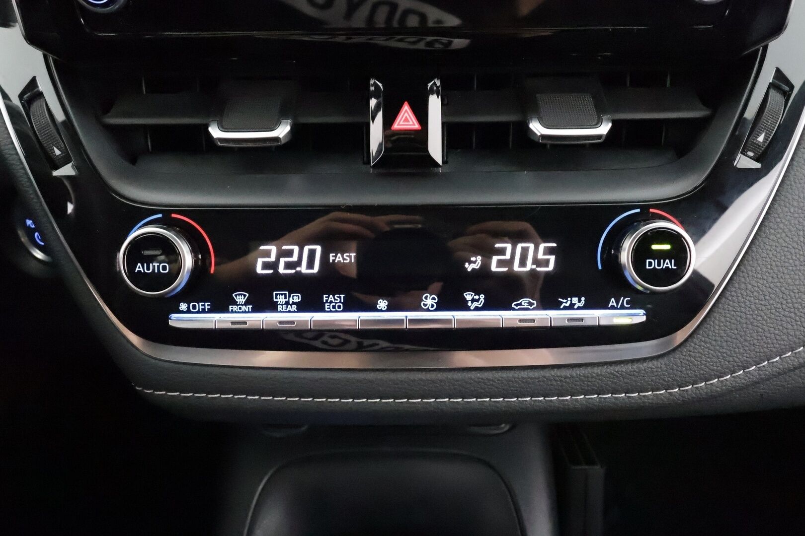 Suzuki Swace 2021 1,8 HYBRID 2WD GL+ CVT-aut * ACC / Kaistavahti / P.Kamera / Lohko+Sisä / LED / Apple&Android / Ratinlämmitin * - Suomi-auto / Kahdet renkaat aluvanteilla / Merkkihuollettu - HULLUT AVAJAISHULINAT KORKOTARJOUS 3,29 %