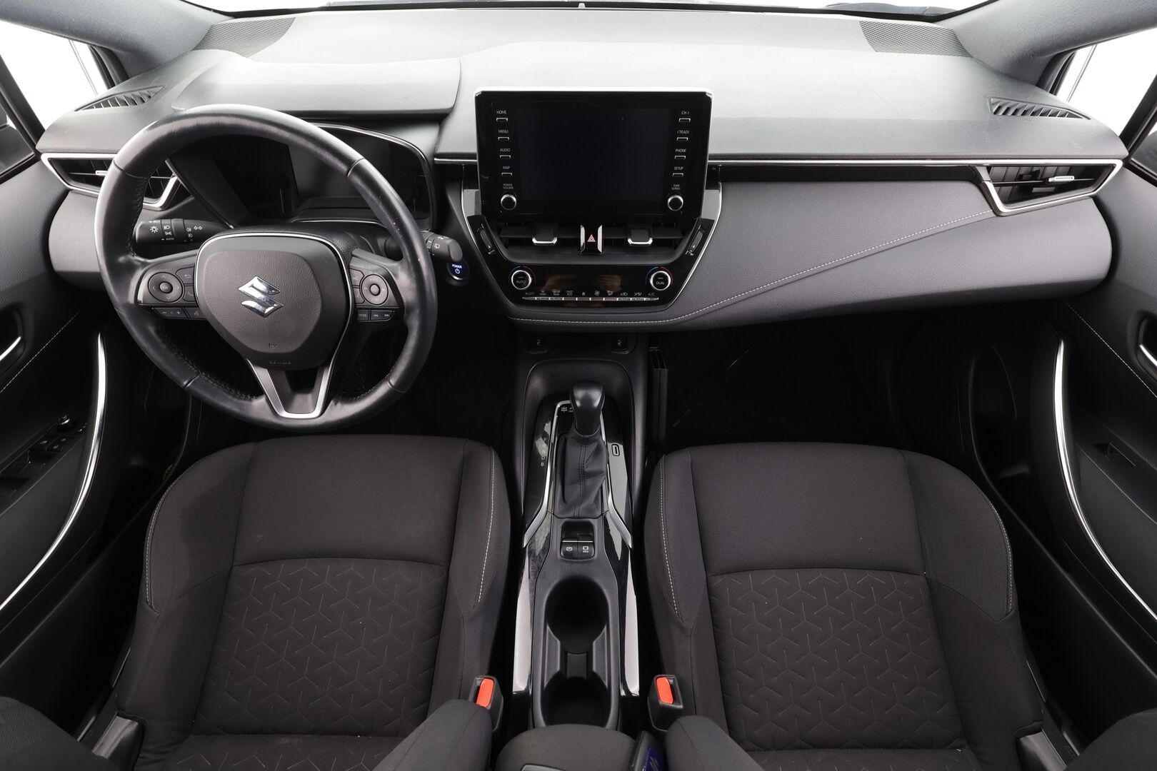 Suzuki Swace 2021 1,8 HYBRID 2WD GL+ CVT-aut * ACC / Kaistavahti / P.Kamera / Lohko+Sisä / LED / Apple&Android / Ratinlämmitin * - Suomi-auto / Kahdet renkaat aluvanteilla / Merkkihuollettu - HULLUT AVAJAISHULINAT KORKOTARJOUS 3,29 %