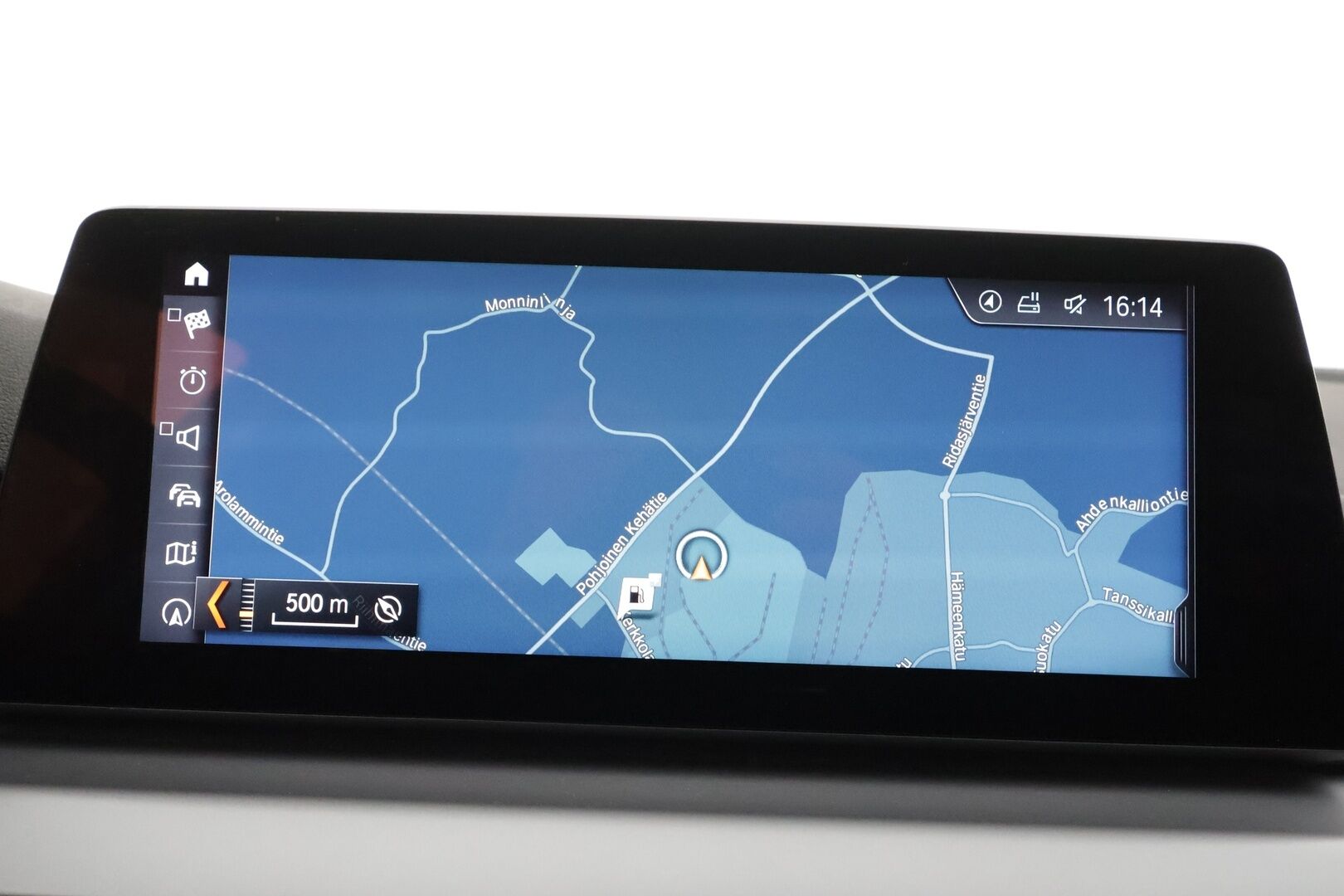 BMW 530 2018 G31 Touring 530d A Business * Webasto / Koukku / ACC / Adapt.LED / P.Kamera / HUD / HiFi / Sportnahat * - Kahdet renkaat aluvanteilla / Merkkihuollot