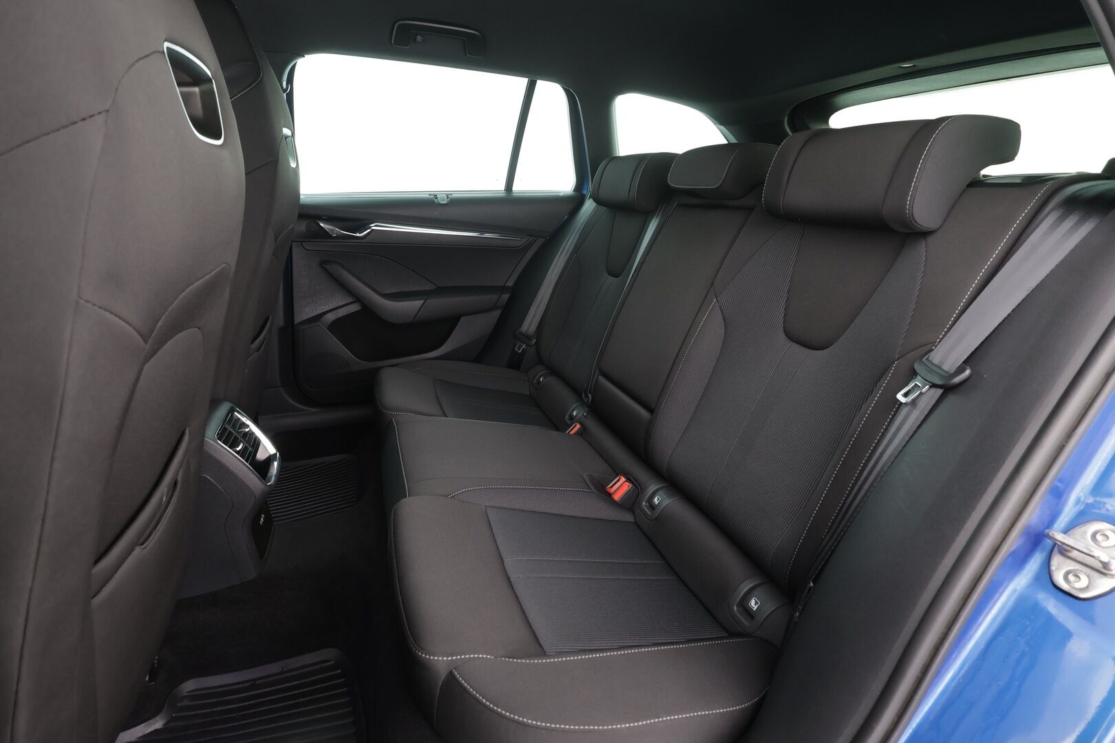 Skoda Octavia 2021 Combi 1,5 TSI Style eTEC DSG Autom. * ACC / Webasto / Matrix-LED / Koukku / P.kamera / Keyless / Apple & Android * - Suomi-auto / Kahdet renkaat