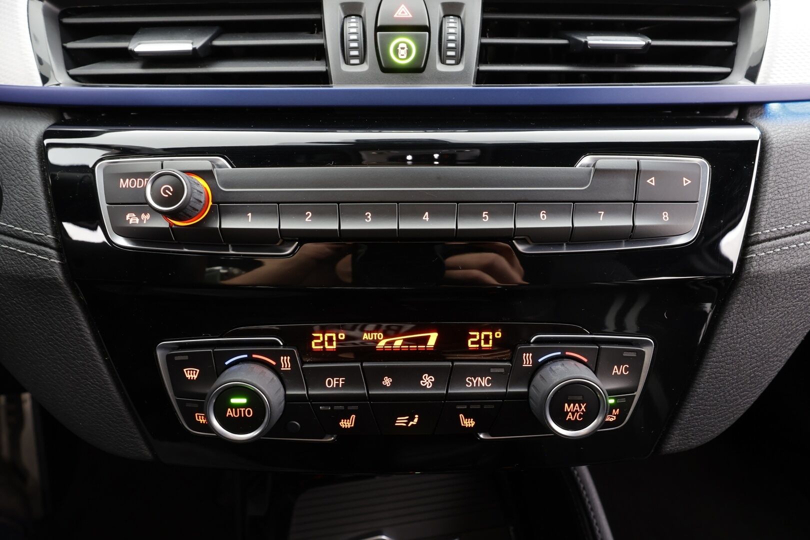 BMW X2 2021 F39 xDrive 25e A Charged Edition M sport - 1.OM Suomi-auto | LED | P.tutka | Sportpenkit | Vakkari | Bluetooth | Ambient-Valot | Akku kuntotarkastettu | 2x Latauskaapelit | Kahdet renkaat | Merkkihuollettu