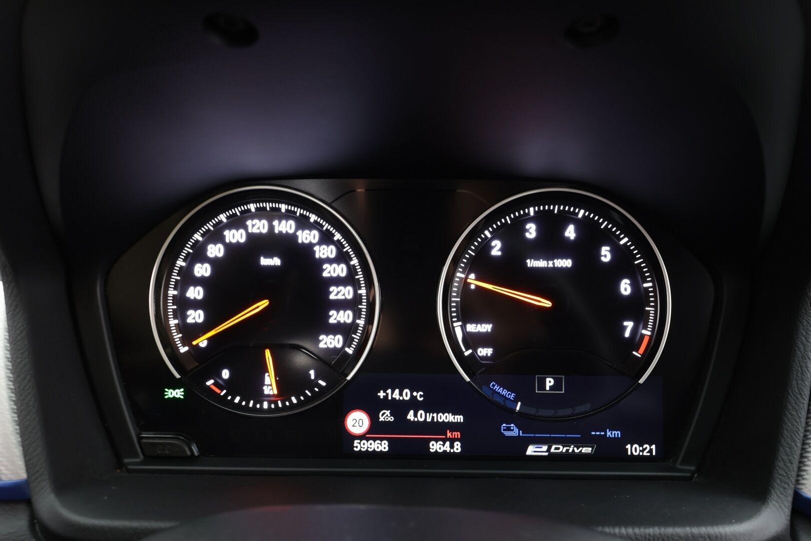 BMW X2 2021 F39 xDrive 25e A Charged Edition M sport - 1.OM Suomi-auto | LED | P.tutka | Sportpenkit | Vakkari | Bluetooth | Ambient-Valot | Akku kuntotarkastettu | 2x Latauskaapelit | Kahdet renkaat | Merkkihuollettu