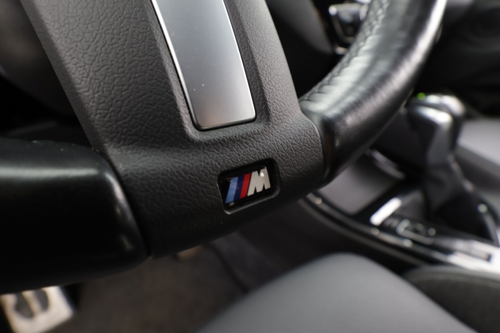 BMW X2 2021 F39 xDrive 25e A Charged Edition M sport - 1.OM Suomi-auto | LED | P.tutka | Sportpenkit | Vakkari | Bluetooth | Ambient-Valot | Akku kuntotarkastettu | 2x Latauskaapelit | Kahdet renkaat | Merkkihuollettu