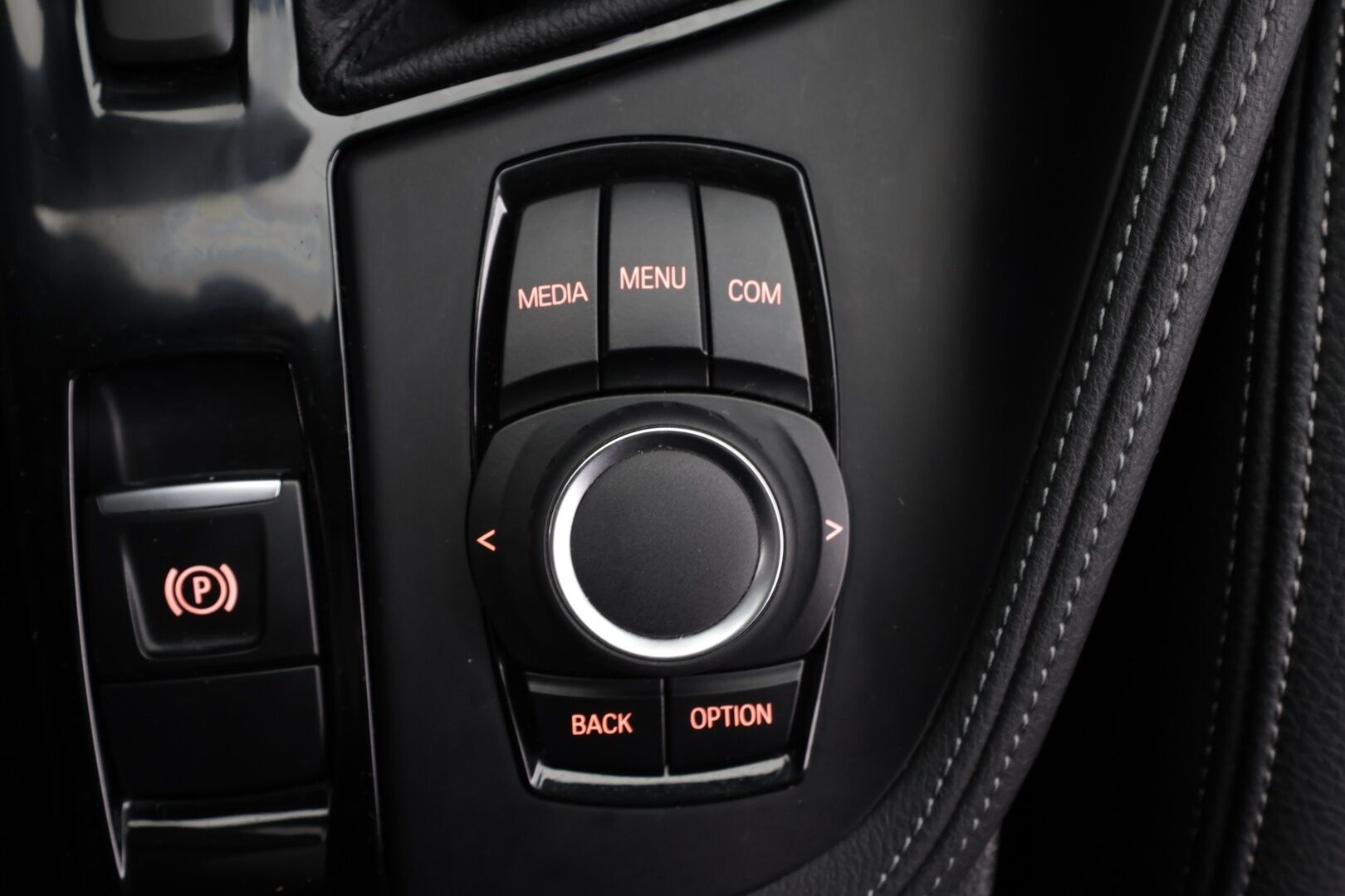 BMW X2 2021 F39 xDrive 25e A Charged Edition M sport * LED / P.tutka / Sportpenkit / Vakkari / Bluetooth / Ambient-Valot - 1-om Suomi-auto / Akku kuntotarkastettu / 2x Latauskaapelit / Kahdet renkaat / Merkkihuollettu