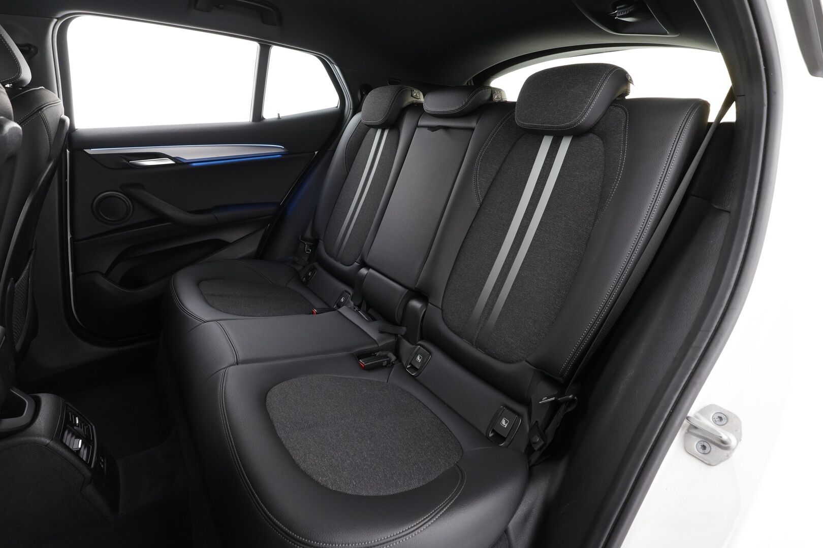 BMW X2 2021 F39 xDrive 25e A Charged Edition M sport * LED / P.tutka / Sportpenkit / Vakkari / Bluetooth / Ambient-Valot - 1-om Suomi-auto / Akku kuntotarkastettu / 2x Latauskaapelit / Kahdet renkaat / Merkkihuollettu - HULLUT AVAJAISHULINAT KORKOTARJOUS 3,29 %