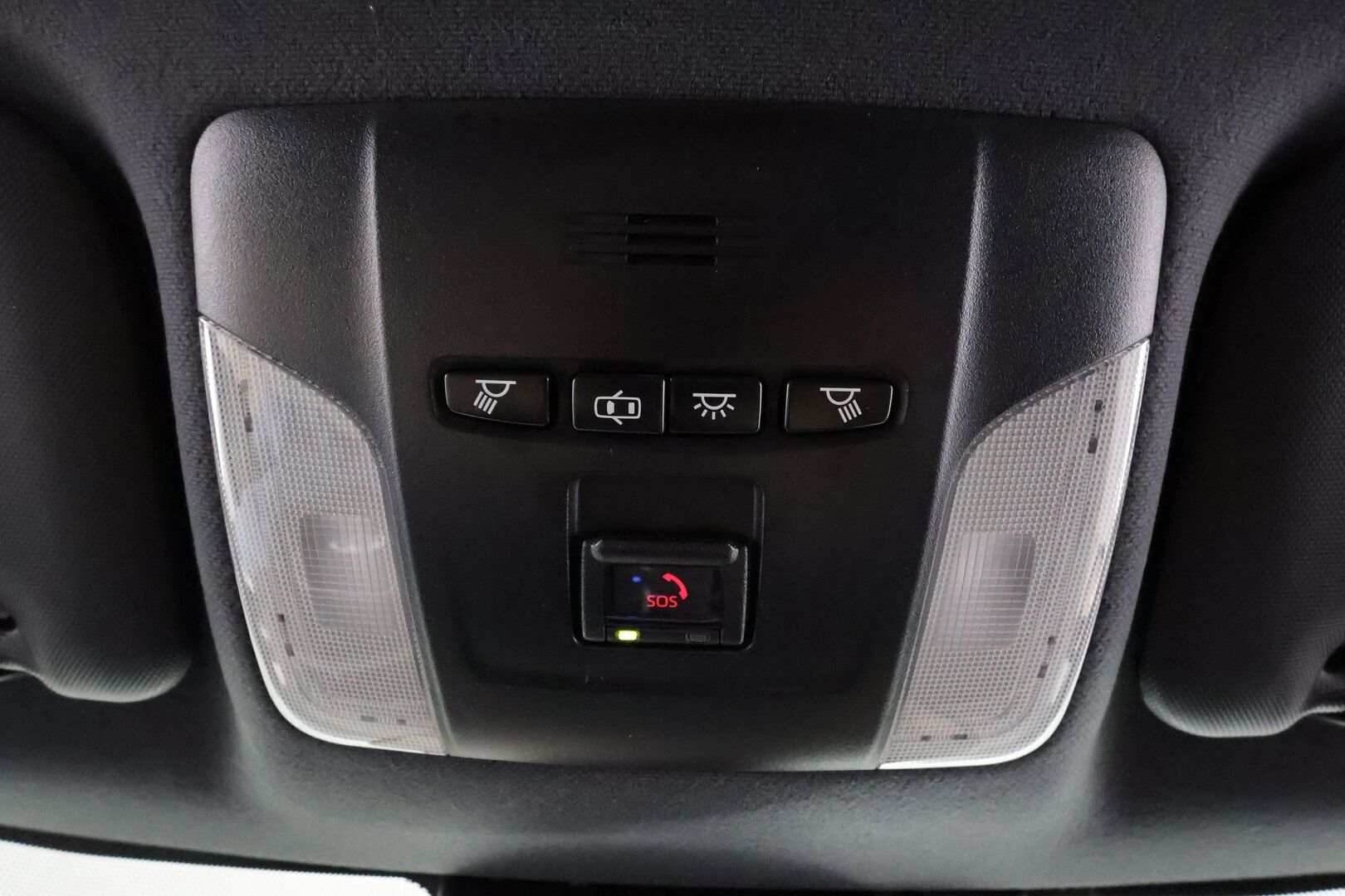 Toyota Corolla 2019 Touring Sports 2,0 Hybrid Style * ACC / P.kamera / Lohko+Sisä / Sähköluukku / KeylessGo / Ratinlämmitin * - Kahdet renkaat aluvanteilla / Merkkihuollettu