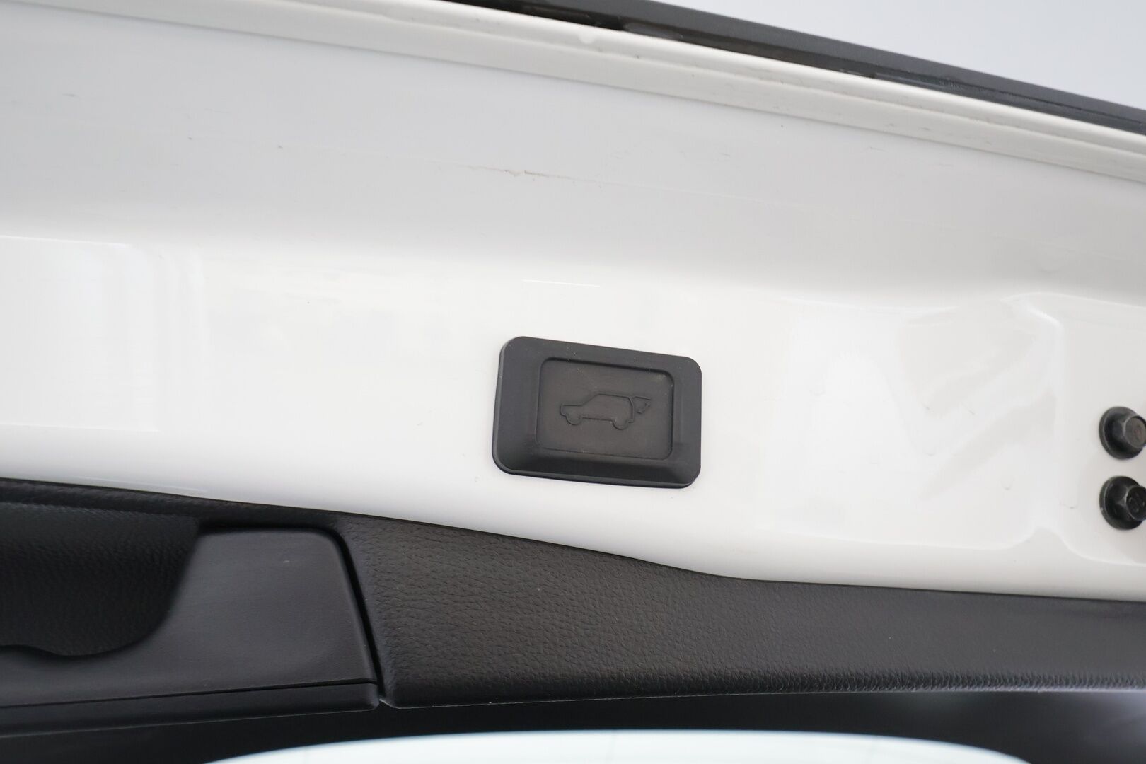 Toyota RAV4 2021 2,5 Hybrid Active Edition * ACC / LED / Sisätilanlämmitin / Kaistavahti / Navi / Keyless / P.kamera* * - Kahdet renkaat / Merkkihuollettu / Suomi-auto