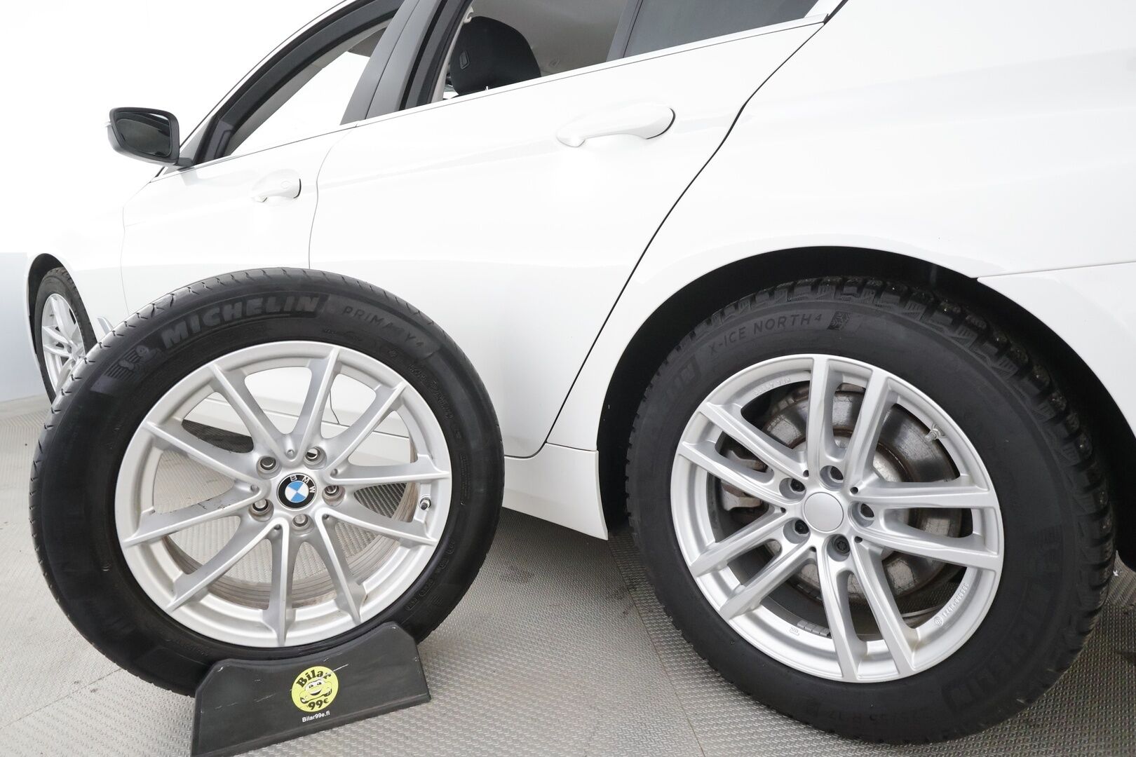 BMW 520 2021 G30 Sedan 520i A MHEV * Webasto / Vakkari / P.kamera / LED / Apple&Android / Display Key / Navi / Koukku * - 1.Om Suomi-auto / Facelift / Kahdet renkaat aluvanteilla