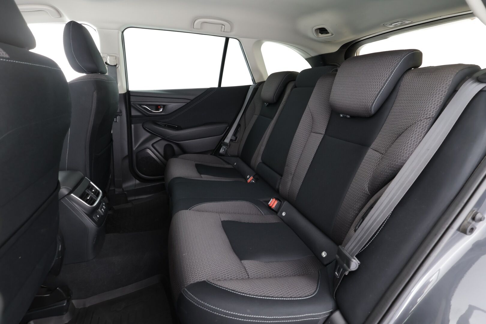 Subaru Outback 2021 2,5i Adventure CVT - | ACC | Koukku | LED | P.kamera | Sähköpenkit | Sisätilanlämmitin | Kaistavahti | Apple&Android | Keyless | Suomi-auto | Kahdet renkaat | 