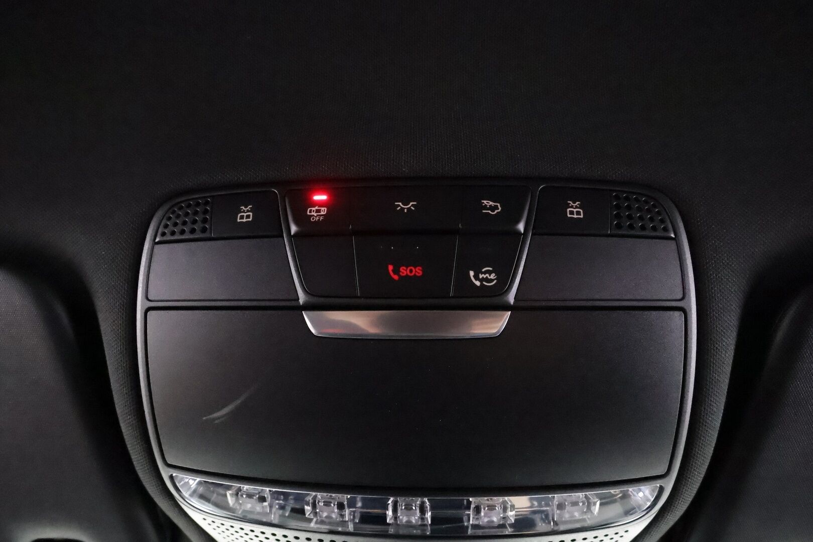 Mercedes-Benz EQC 2021 400 4MATIC Business AMG * Koukku / Distronic+ / Widescreen / LED / P.Kamera / Sportpenkit * - Akku kuntotarkastettu 96.4% / Suomi-auto / 2x Latauskaapelit / Kahdet renkaat