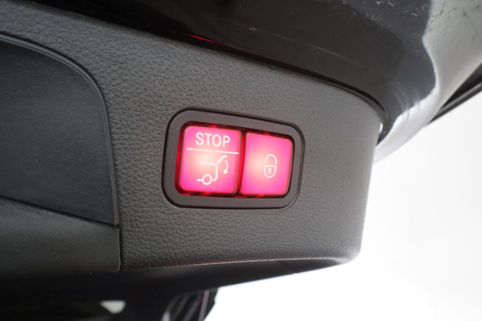 Mercedes-Benz EQC 2021 400 4MATIC Business AMG * Koukku / Distronic+ / Widescreen / LED / P.Kamera / Sportpenkit * - Akku kuntotarkastettu 96.4% / Suomi-auto / 2x Latauskaapelit / Kahdet OEM vanteet