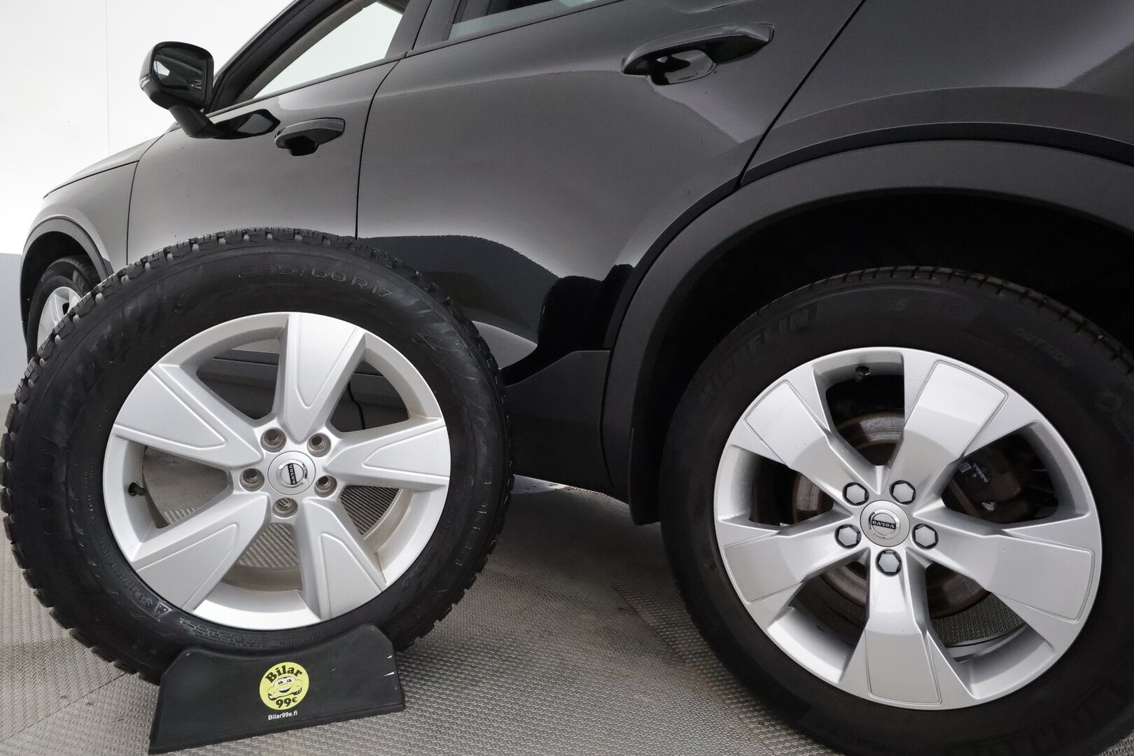 Volvo XC40 2021 T2 Business aut **Vakkari / Webasto / LED / Panorama / Digimittaristo / KeylessGo** - Suomi-auto / Kahdet renkaat aluvanteilla / P.kamera / Ratin lämmitin / Penkinlämmittimet takana 