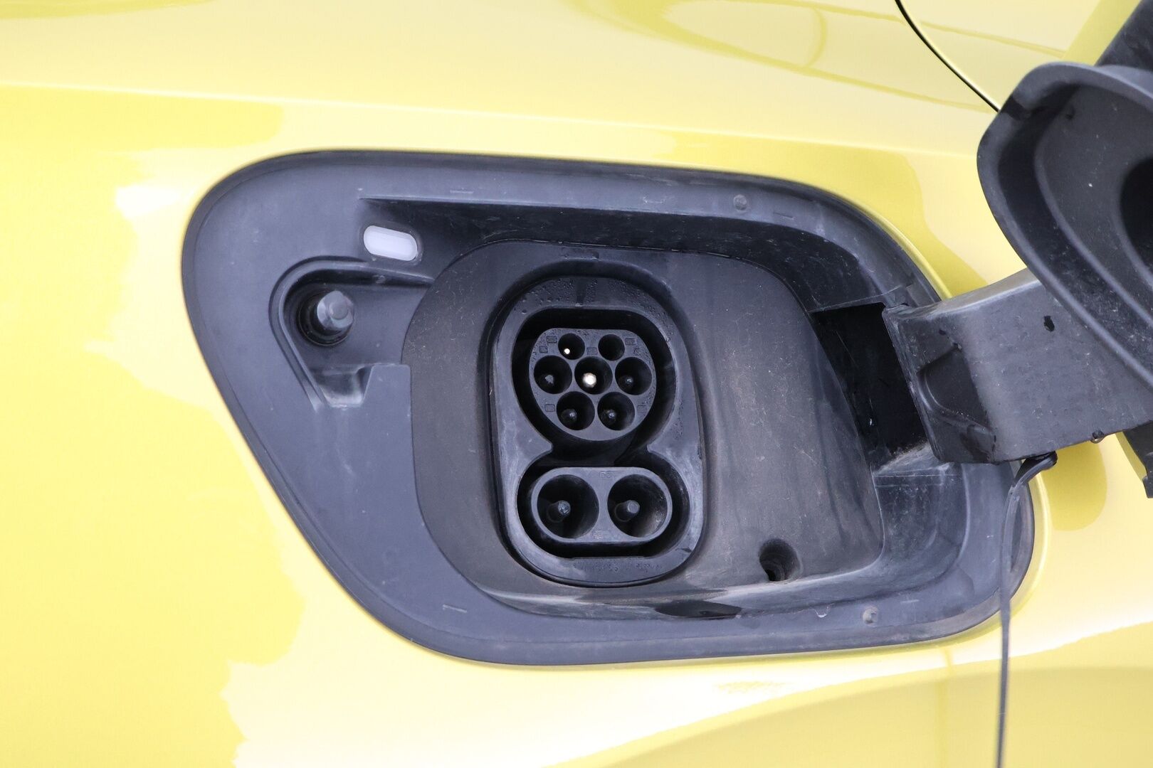 Volkswagen ID.4 2021 Pro Performance 150 kW, akku 77 kWh * Lämpöpumppu / Adapt.Vakkari / Peruutuskamera / Nahka-Alcantara / Matrix LED - Suomiauto / Hiljattain huollettu / 2x Renkaat aluvantein!