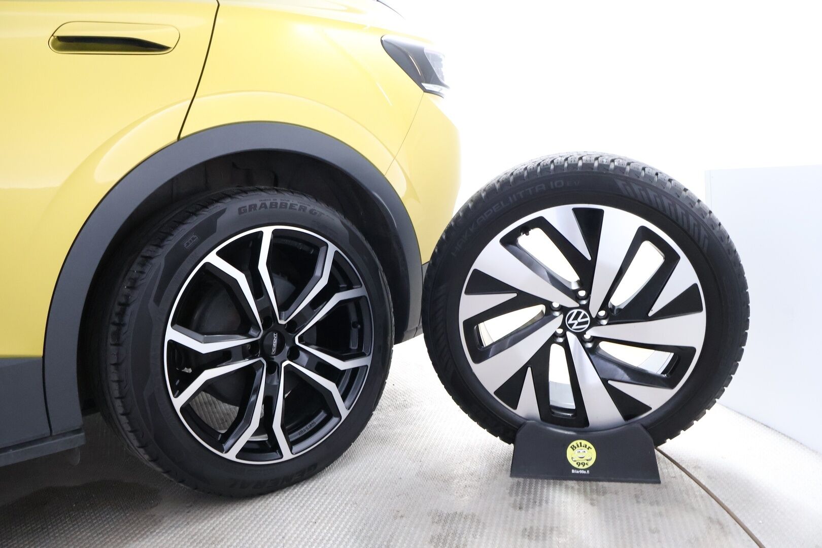 Volkswagen ID.4 2021 Pro Performance 150 kW, akku 77 kWh * Lämpöpumppu / Adapt.Vakkari / Peruutuskamera / Nahka-Alcantara / Matrix LED - Suomiauto / Hiljattain huollettu / 2x Renkaat aluvantein!