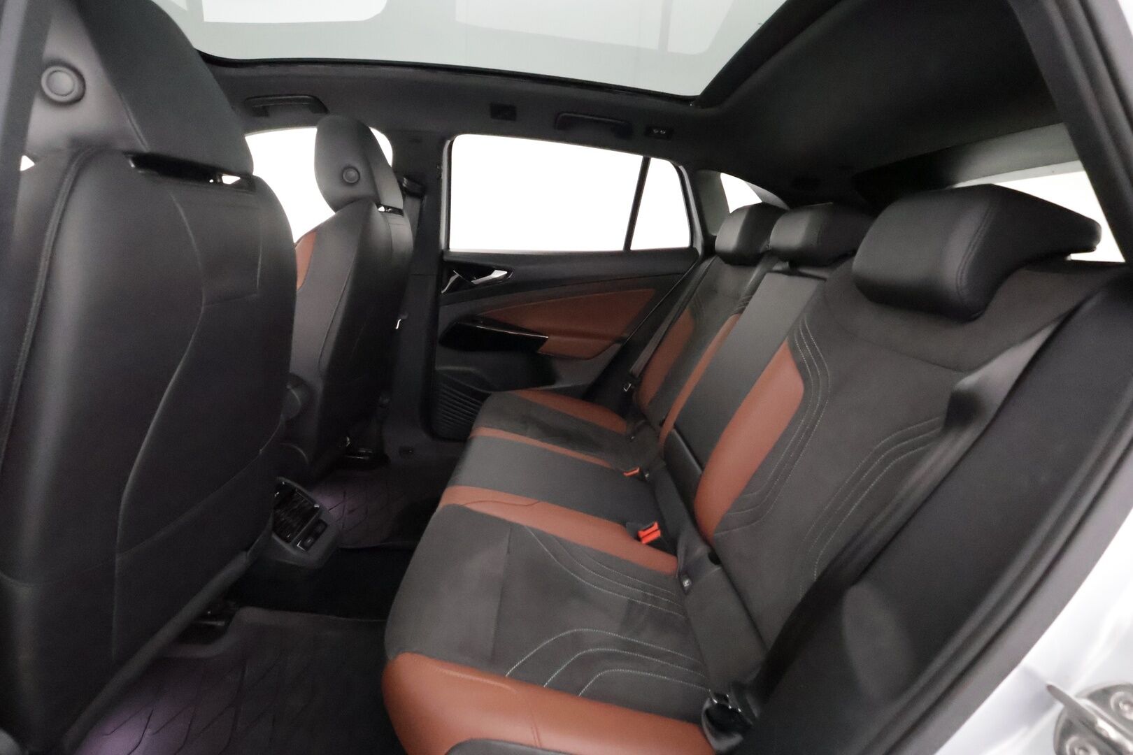 Volkswagen ID.4 2021 Pro Performance 150 kW, akku 77 kWh - | ILP | Koukku | ACC | Matrix | 360 | Lasikatto | HUD | Hierovat Sporttipenkit Muistilla | Navi | Kaistavahti | Keyless | Kahdet renkaat | Merkkihuollot | Suomi-auto |