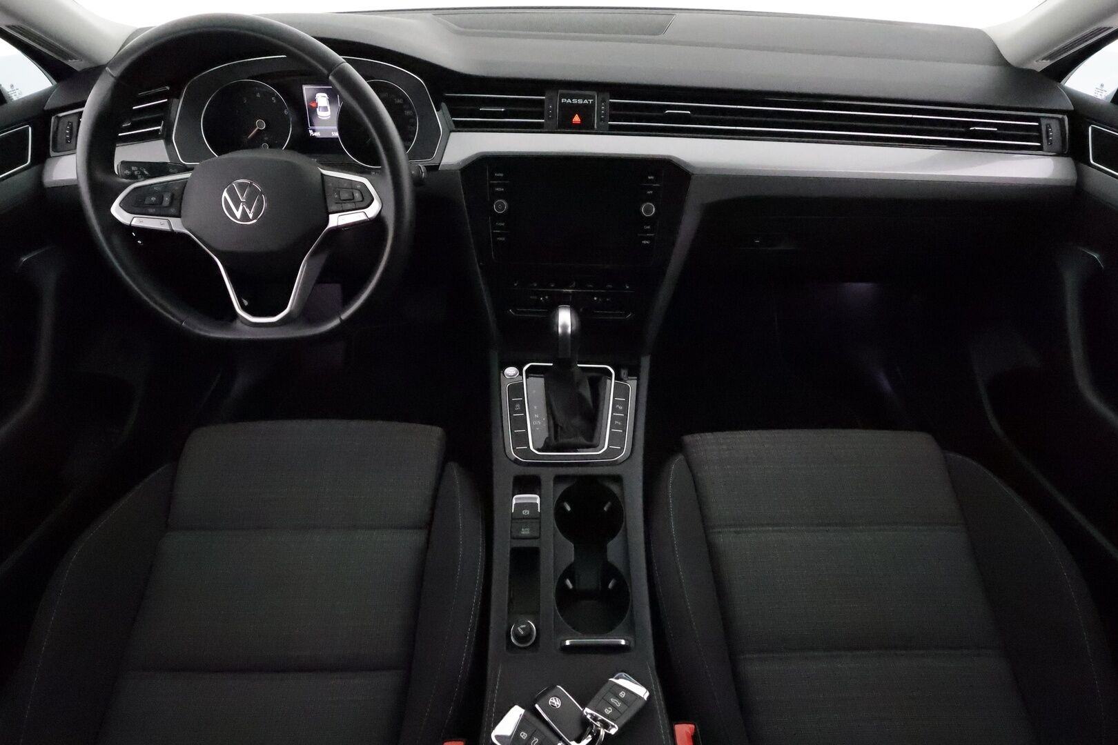 Volkswagen Passat 2021 Sedan 1,5 TSI EVO 110 kW DSG **Webasto / IQ-Light / ACC / P.Kamera / Navi / Kaistavahti / KeylessGO** - Suomi-auto / Kahdet Renkaat / Merkkihuollettu!