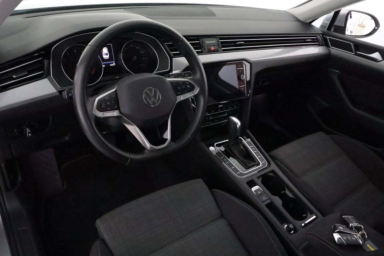 Volkswagen Passat 2021 Sedan 1,5 TSI EVO 110 kW DSG **Webasto / IQ-Light / ACC / P.Kamera / Navi / Kaistavahti / KeylessGO** - Suomi-auto / Kahdet Renkaat / Merkkihuollettu!